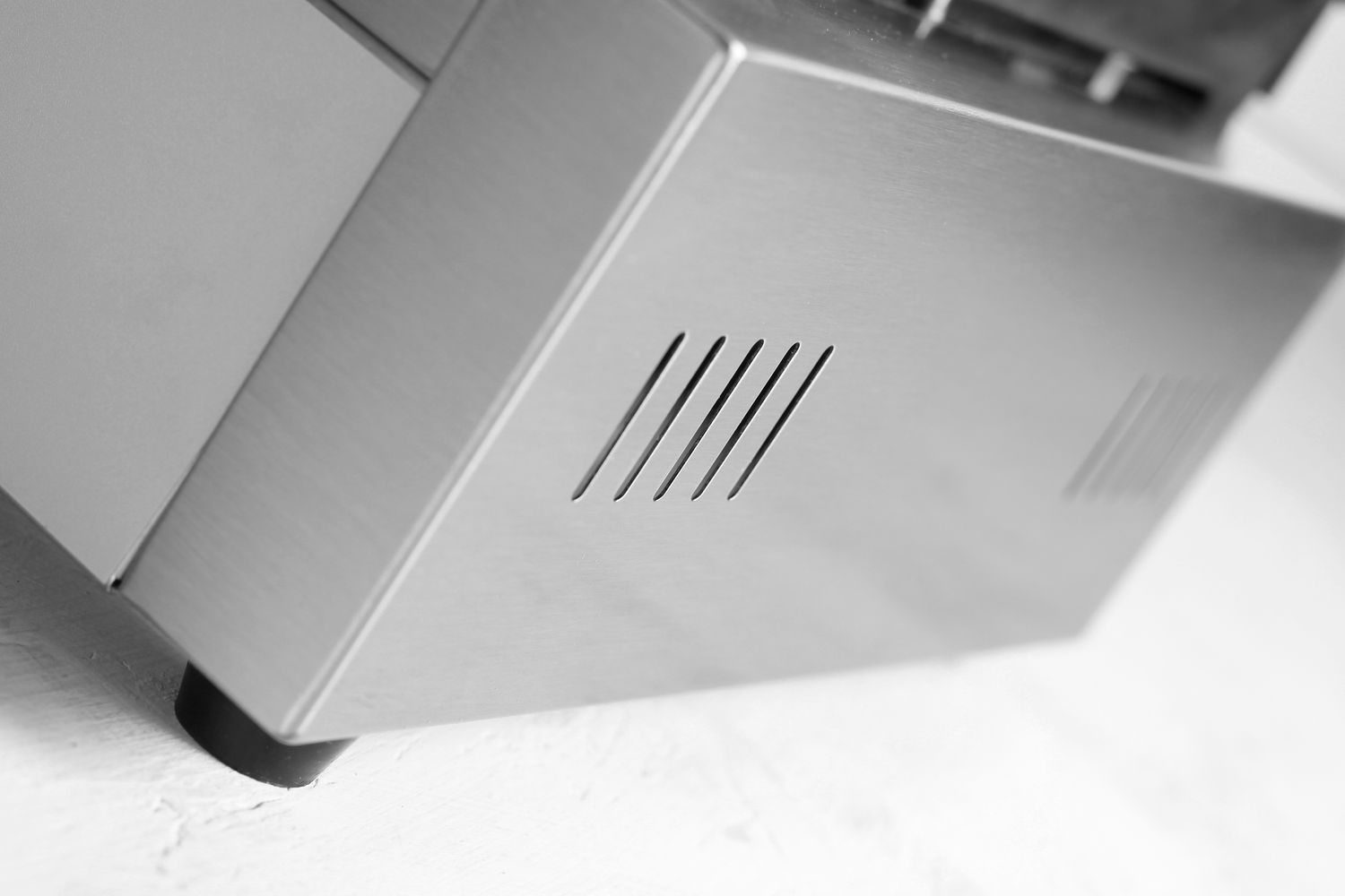 Kontaktný grill „Panini“, HENDI, drážkovaný vrch a spodok, 230V/2200W, 432x396x(H)214mm PANINI 263655