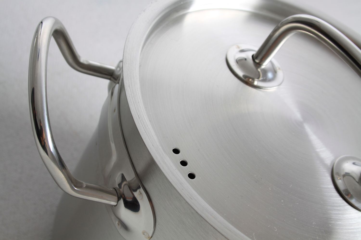 Vysoký hrniec – s pokrievkou, HENDI, Kitchen Line, 2,8L, ⌀160x(H)140mm KitchenLine 837108